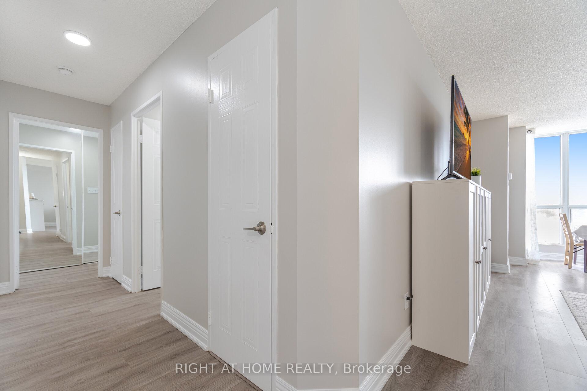 2 Bedrooms Condo at 1470 Midland, Toronto For sale