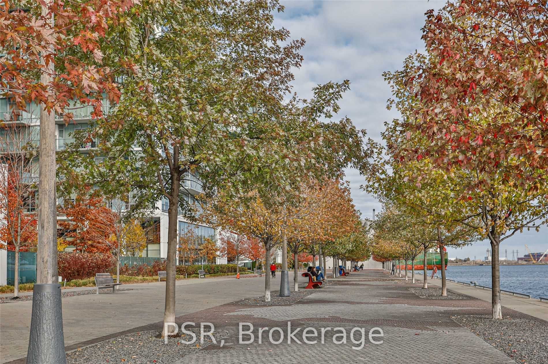 29 Queens Quay E, #627