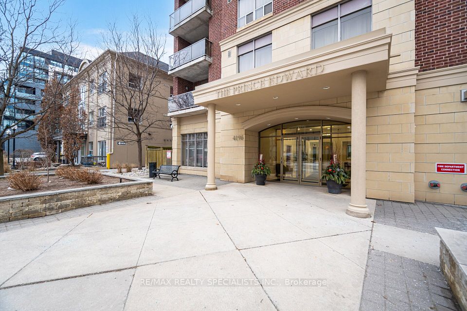 4196 Dundas