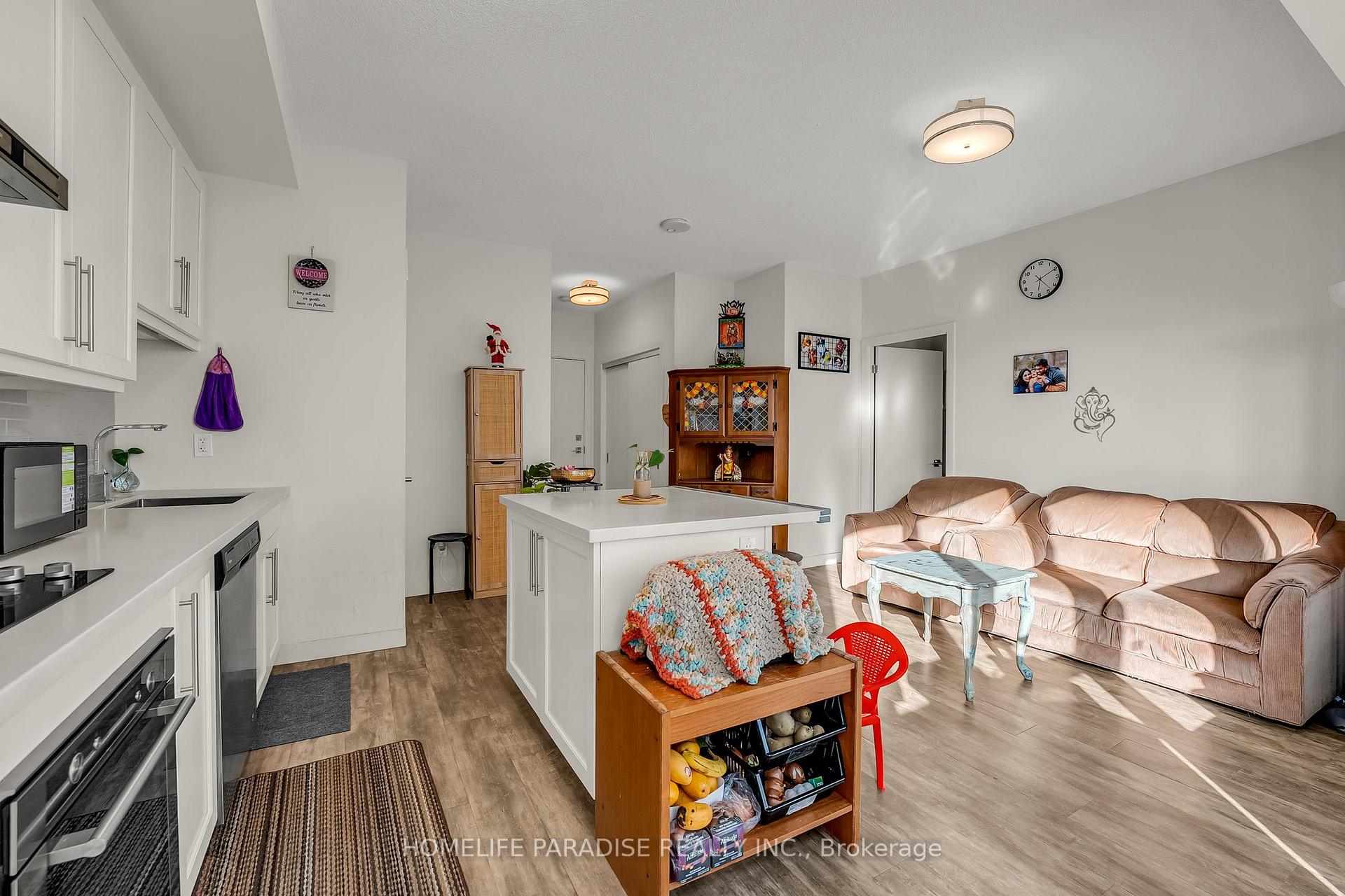 1 Bedroom Condo at 2087 Fairview,  Burlington For sale