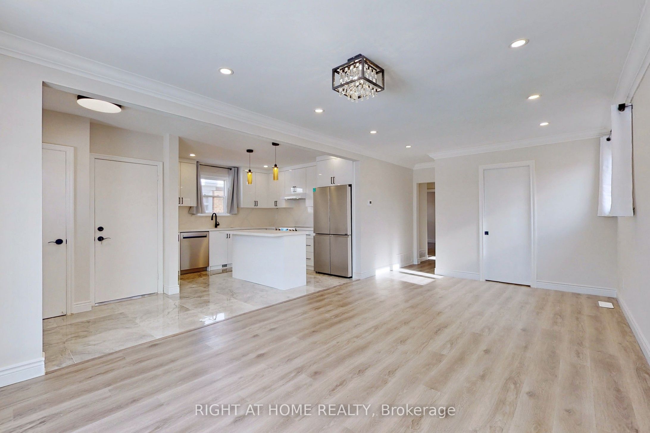 7 Rothwell Road, #Main