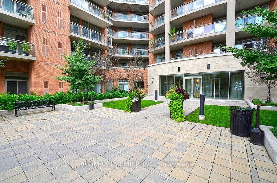 1 Bedroom Condo at 281 Woodbridge,  Vaughan For sale