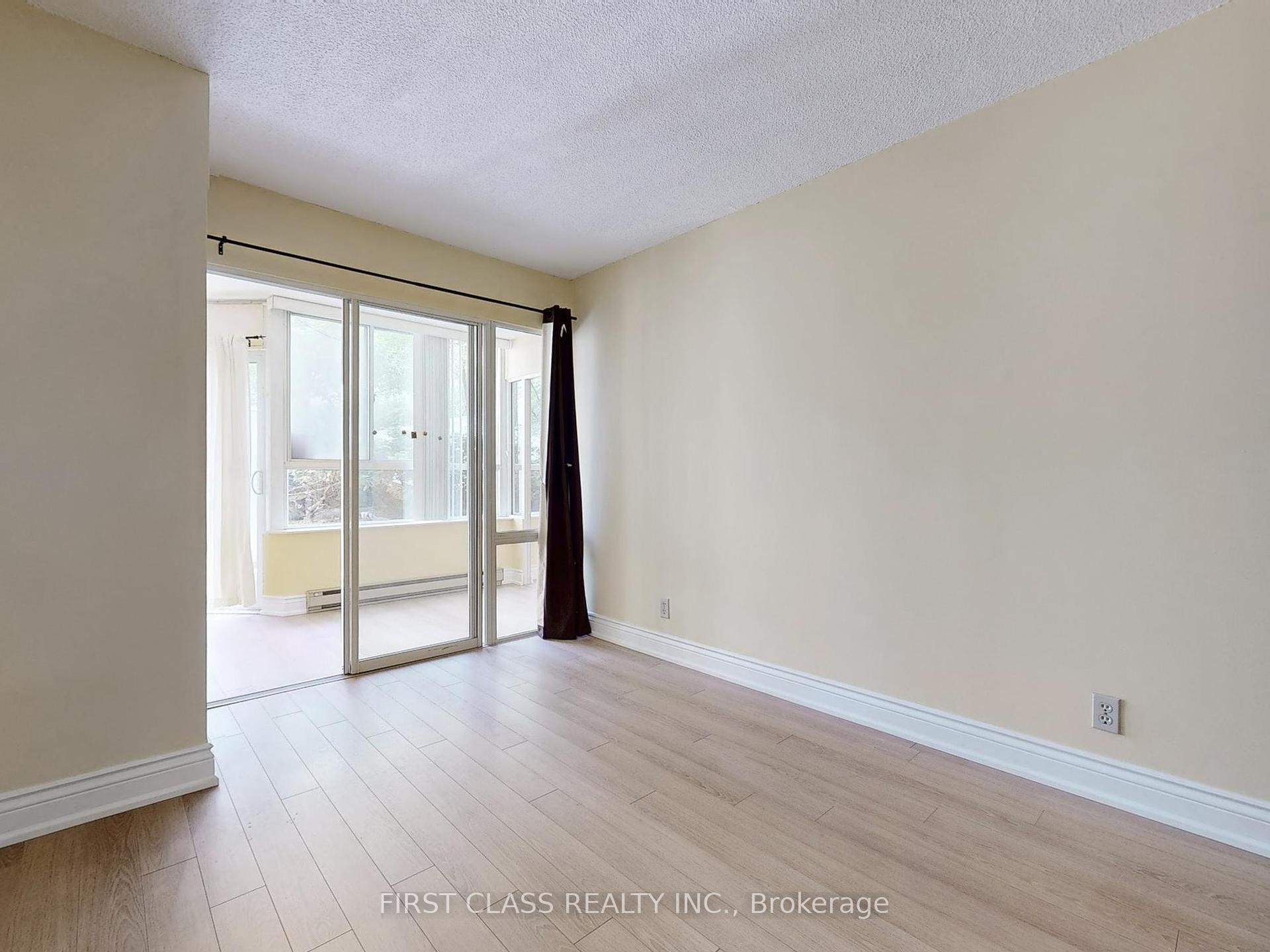 3 Bedrooms Condo at 717 Bay, Toronto For sale