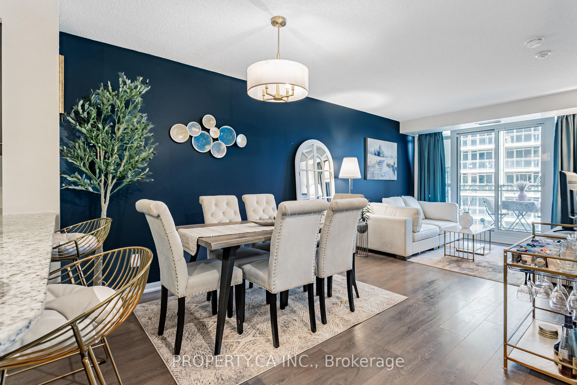 2 Bedrooms Condo at 35 Bastion, Toronto For sale
