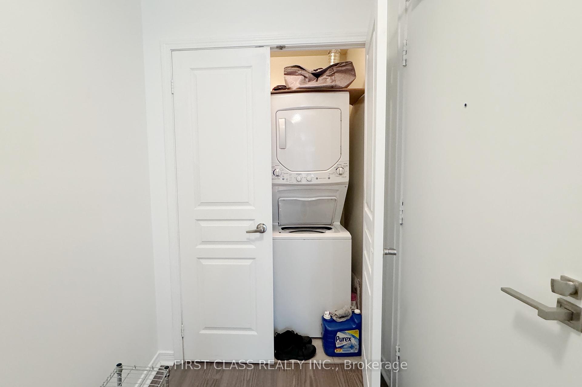 1 Bedroom Condo at 352 Front, Toronto For sale