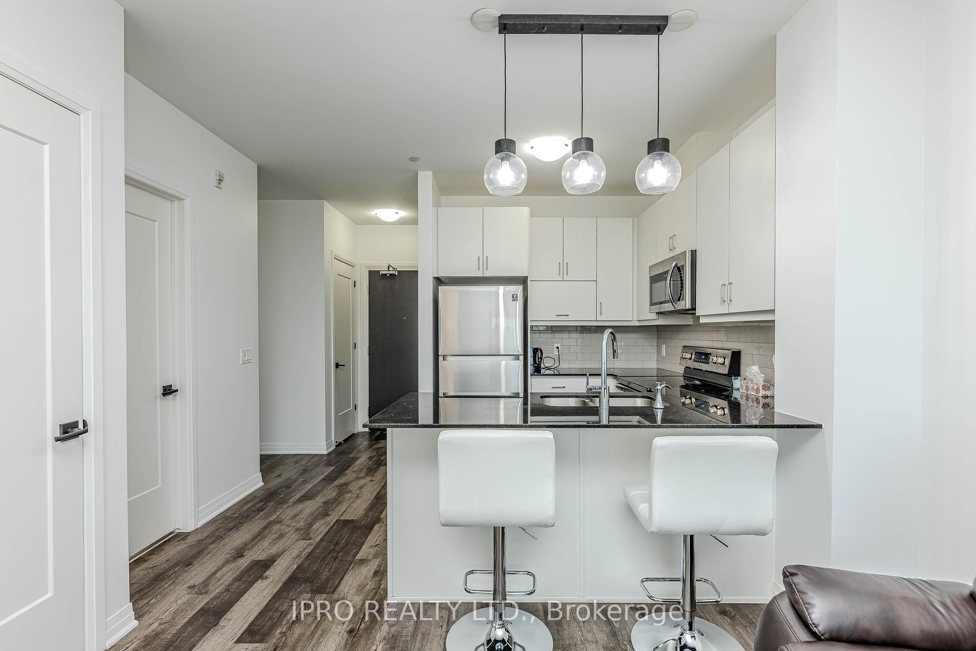 1 Bedroom Condo at 102 Grovewood Common, Oakville For sale