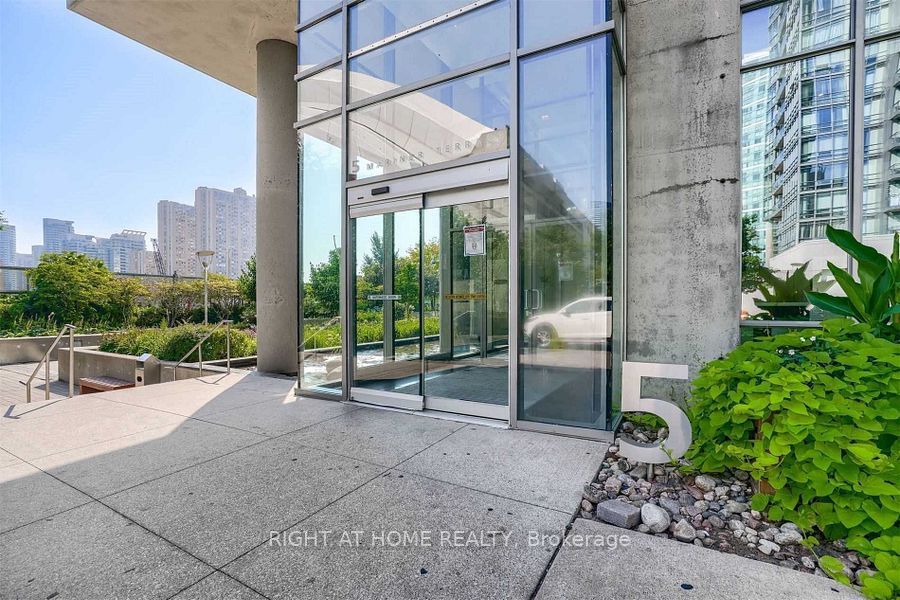 5 Mariner Terrace, #1809