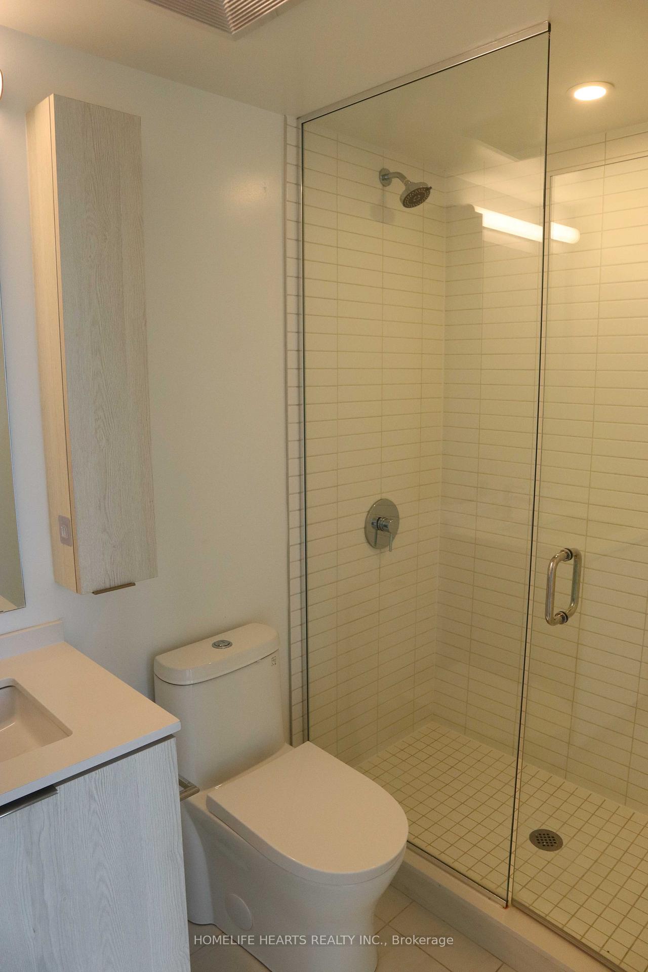 3 Bedrooms Condo at 86 Dundas, Mississauga For sale