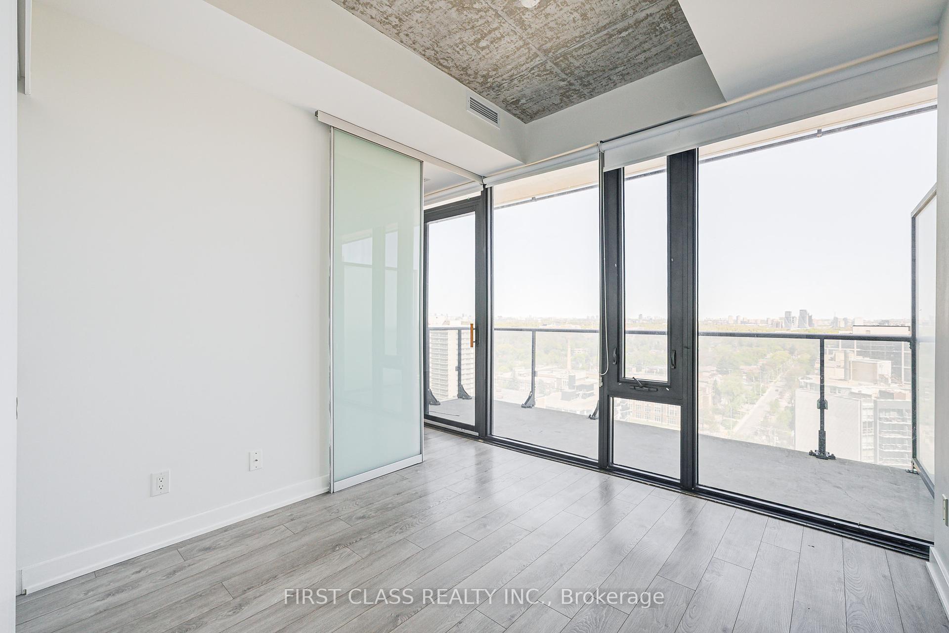 2 Bedrooms Condo at 185 Roehampton, Toronto For sale