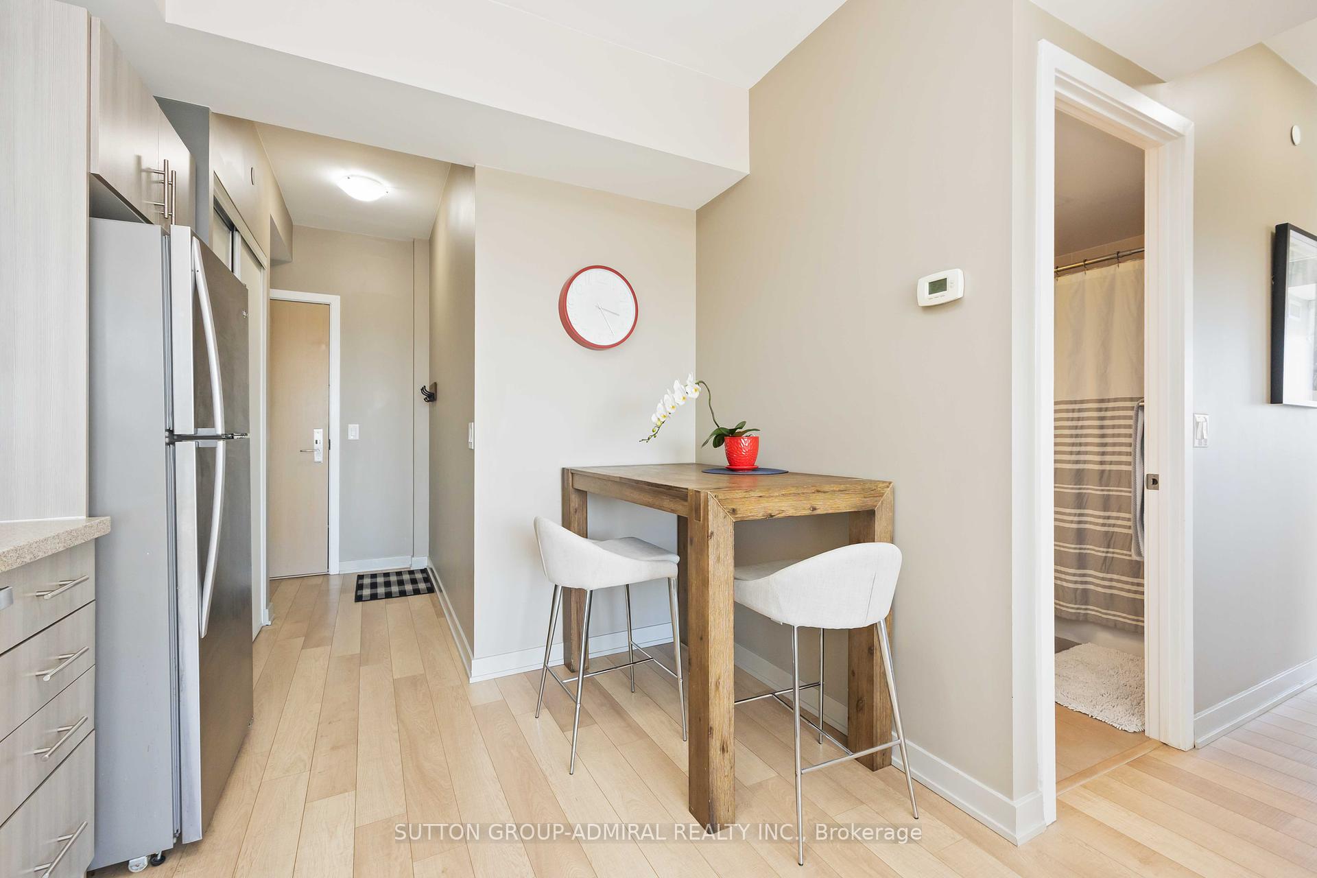 2 Bedrooms Condo at 16 MCADAM, Toronto For sale