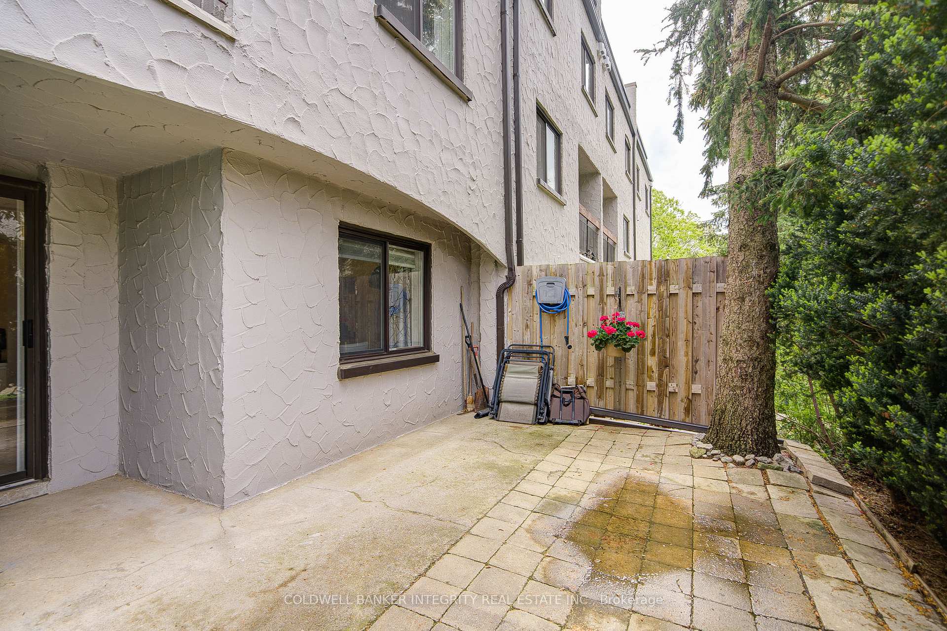 3 Bedrooms Condo at 1036 Falgarwood, Oakville For sale