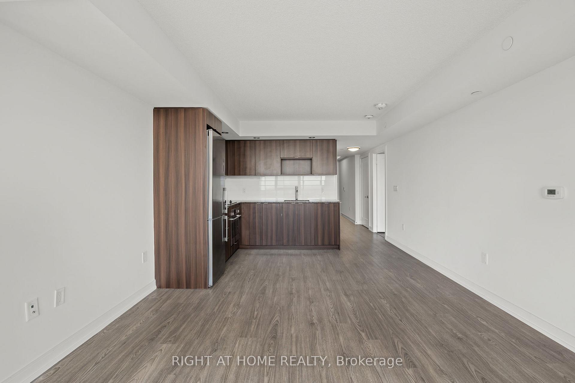 2 Bedrooms Condo at 225 Village Green, Toronto For sale
