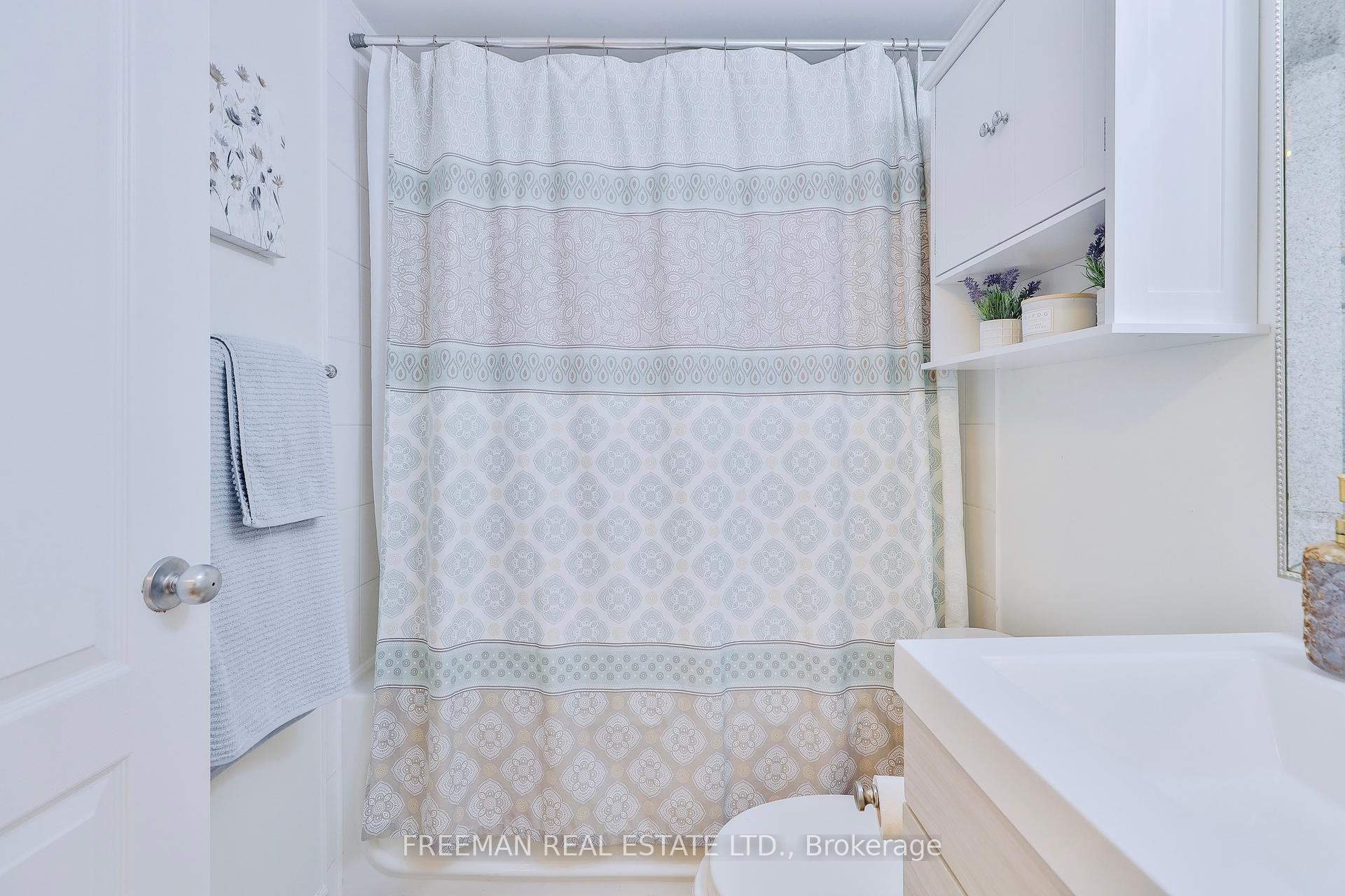 1 Bedroom Condo at 3 Rean Dr, Toronto For sale