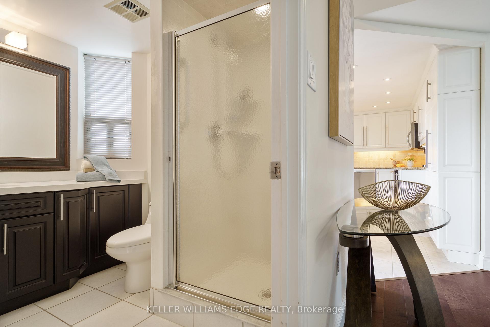 2 Bedrooms Condo at 5090 Pinedale, Burlington For sale
