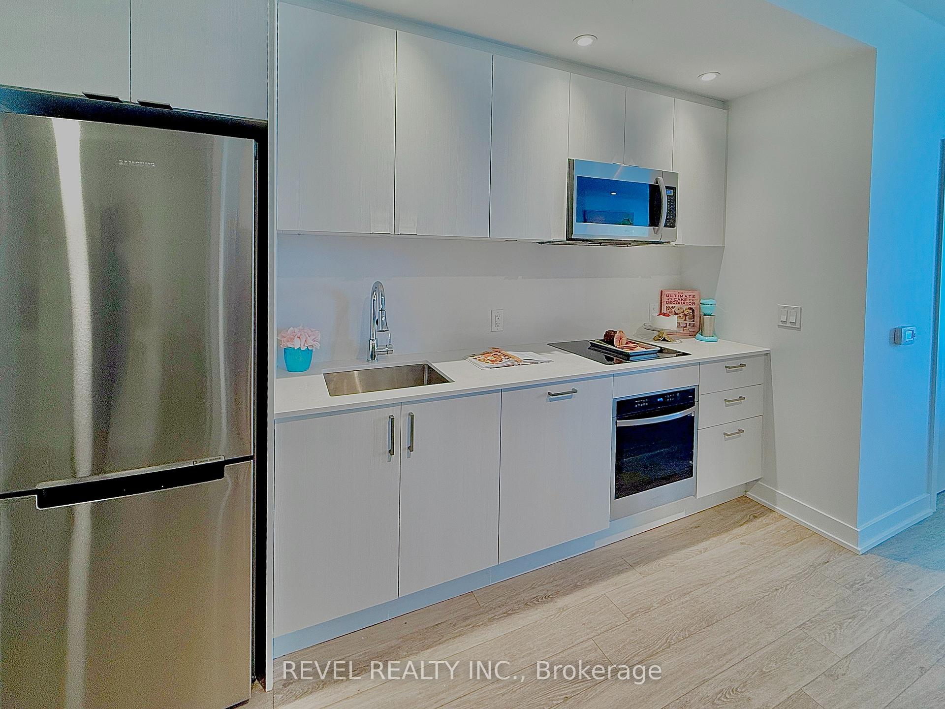 3 Bedrooms Condo at 1928 Lake Shore, Toronto For sale