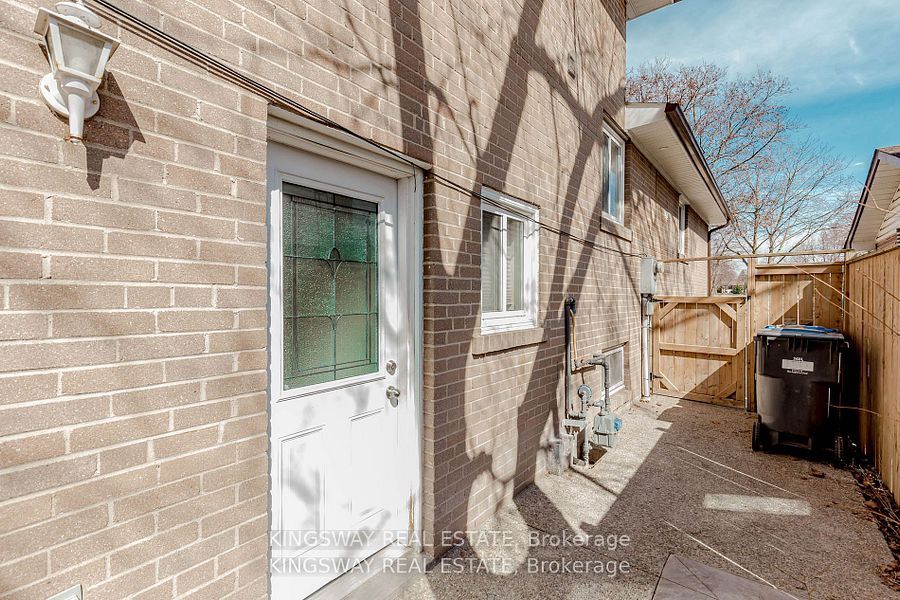 1395 Tyneburn Crescent