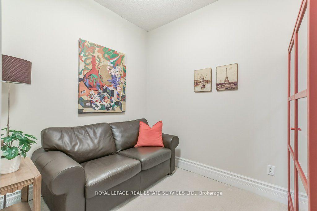 2 Bedrooms Condo at 10 Old York Mills, Toronto For sale