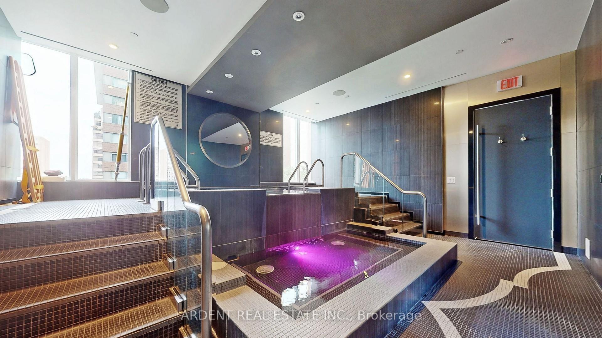 3 Bedrooms Condo at 32 Davenport,  Toronto For sale