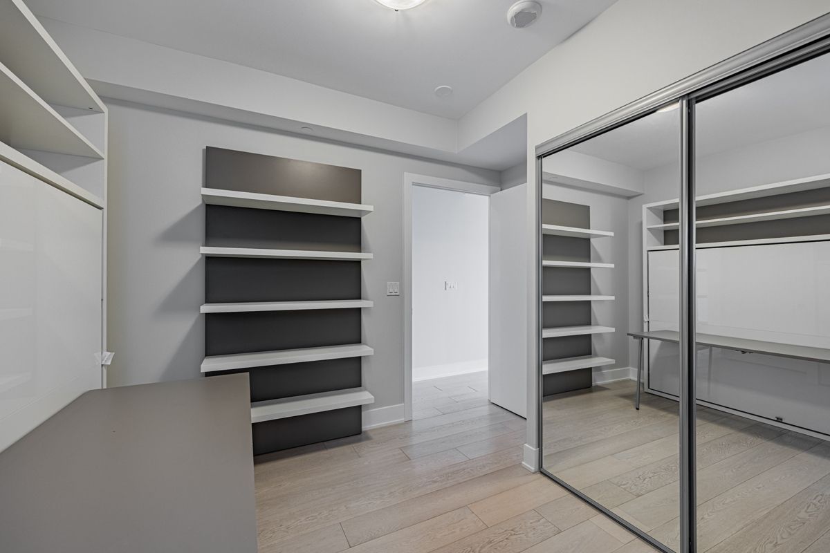 200 Bloor Street W 1001