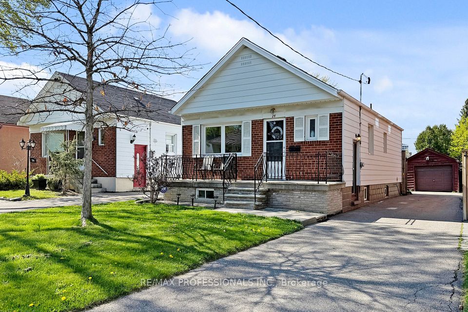 24 Braeburn Avenue
