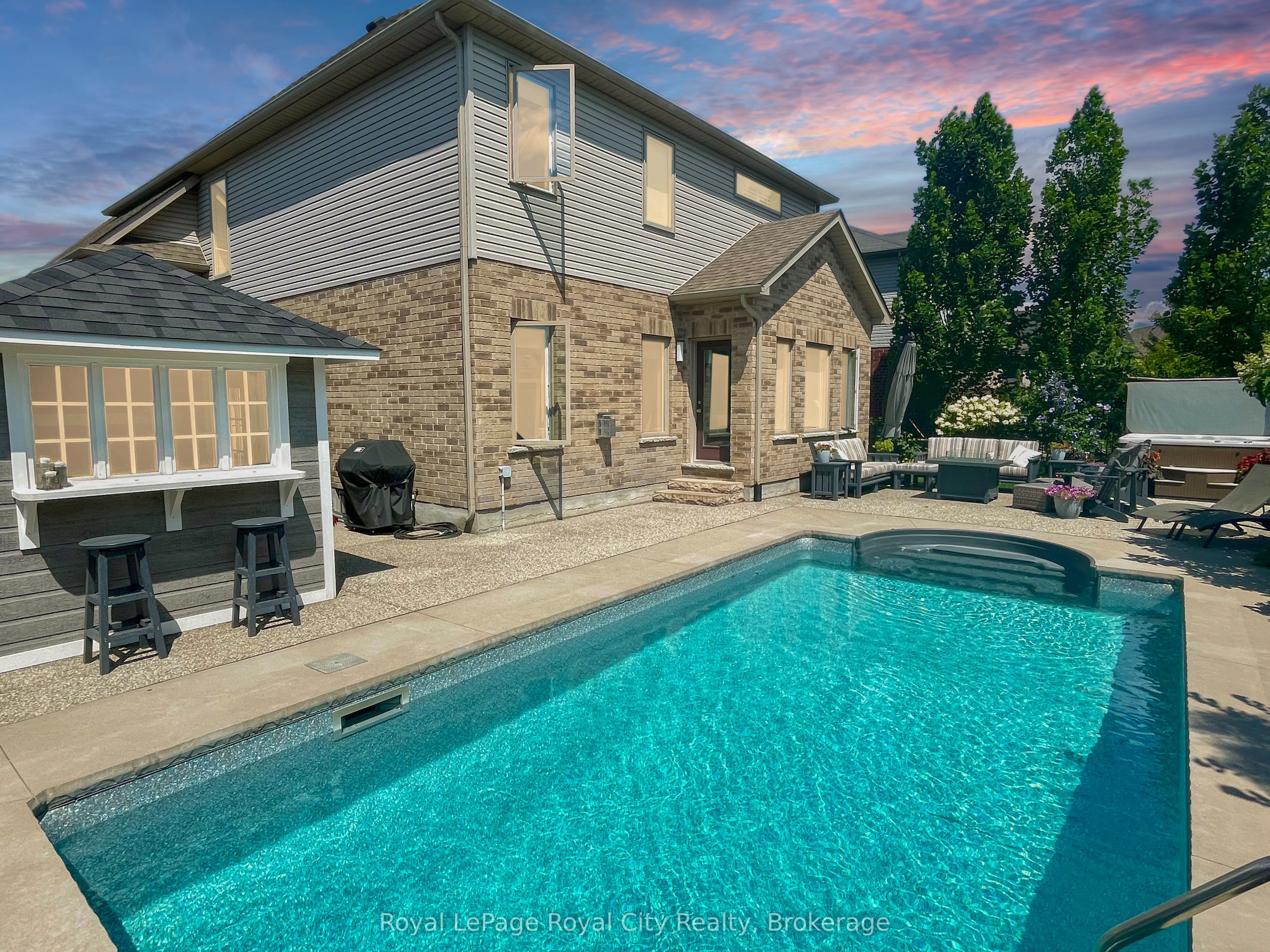 213 Tremaine Crescent