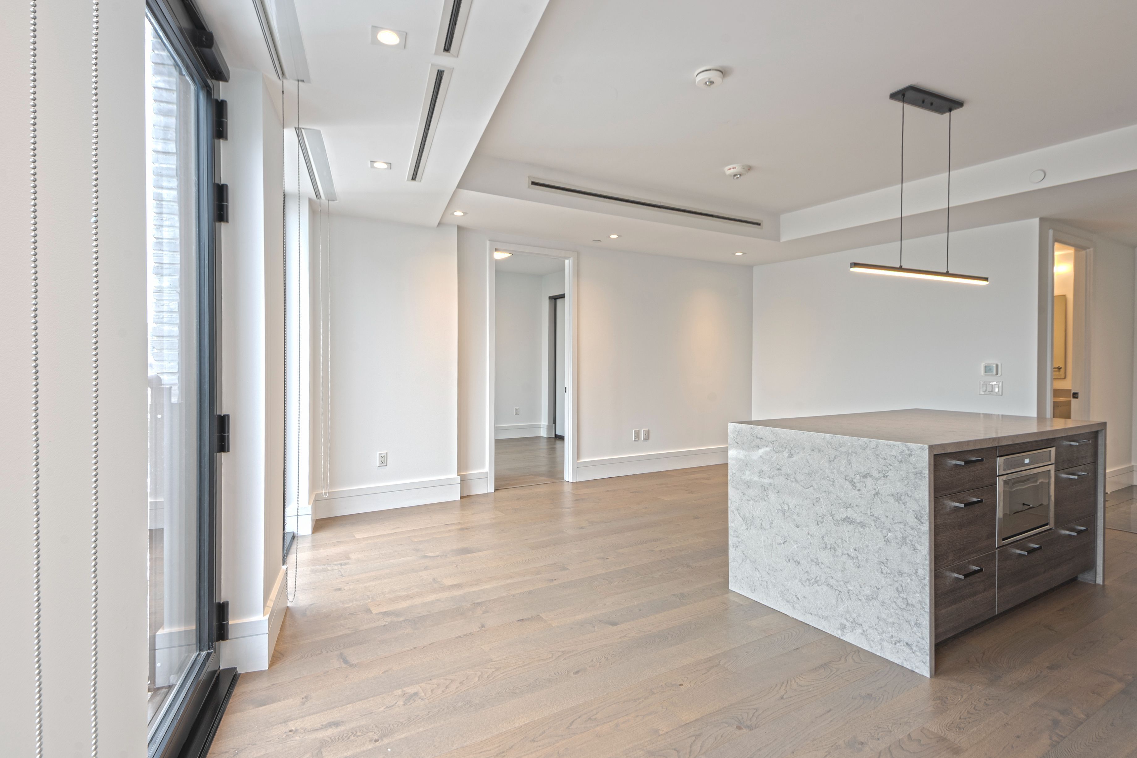 215 Lonsdale Road 1008