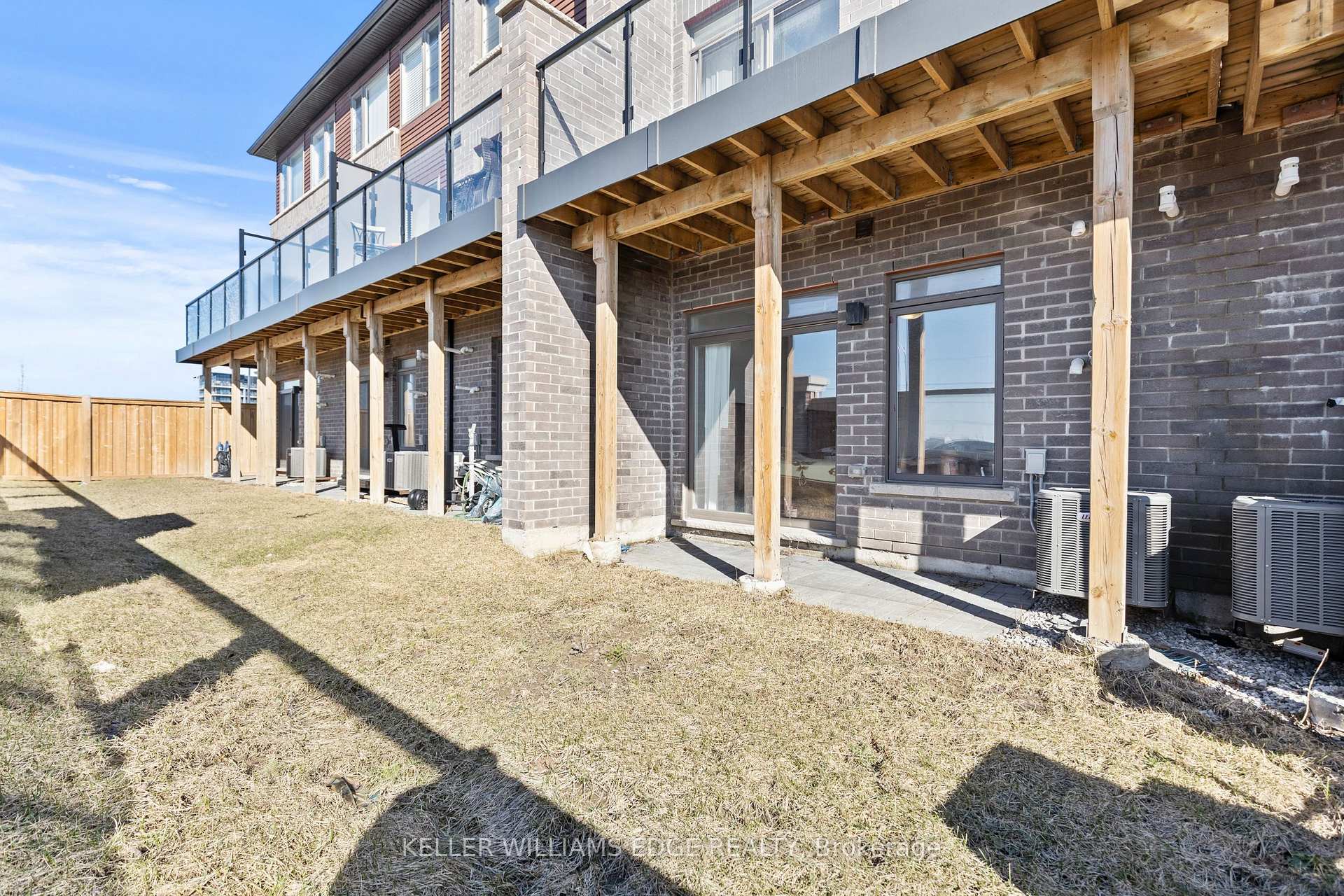 3 Bedrooms Condo at 30 Time Square, Hamilton For sale