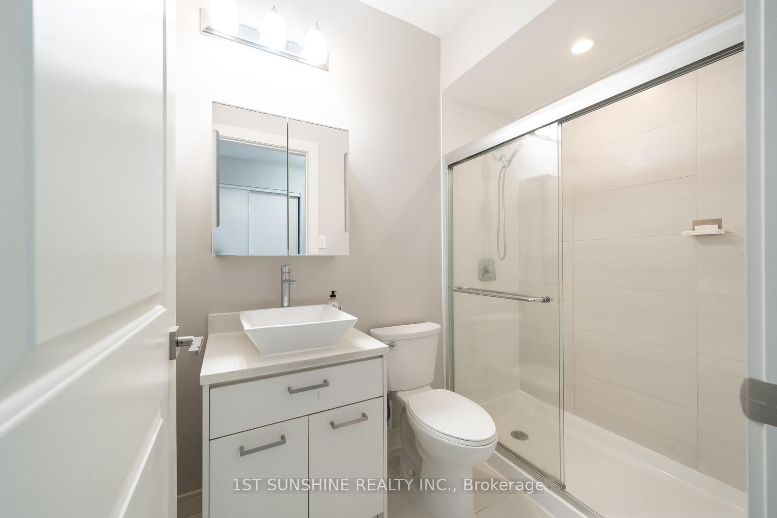 2 Bedrooms Condo at 150 MAIN,  Hamilton For sale