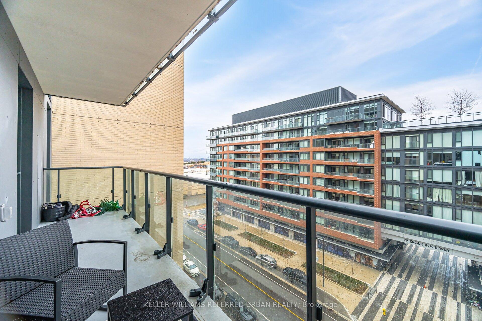 2 Bedrooms Condo at 100 Eagle Rock,  Vaughan For sale