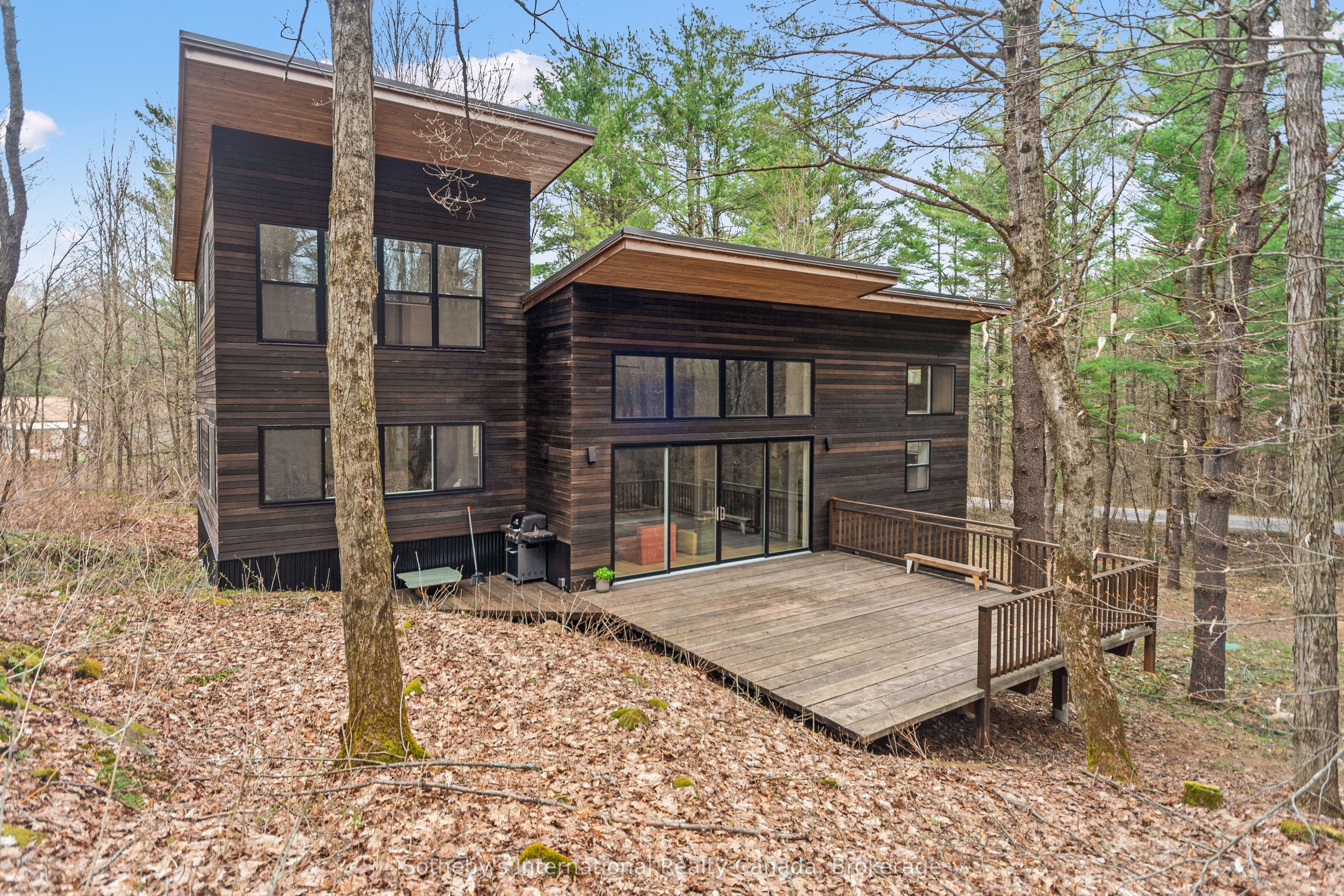 1100 Whites Road, Muskoka Lakes, ON P0B 1J0
