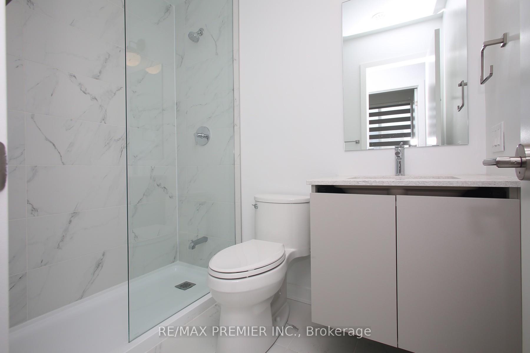 2 Bedrooms Condo at 3020 Trailside, Oakville For sale