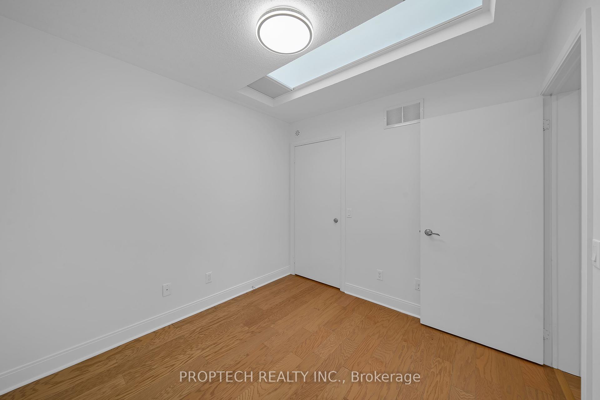 4 Bedrooms Condo at 295 Village Green,  Toronto For sale