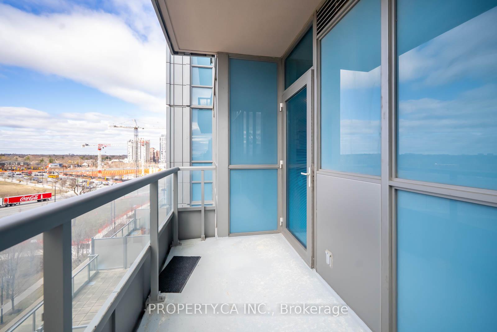 2 Bedrooms Condo at 15 Viking, Toronto For sale