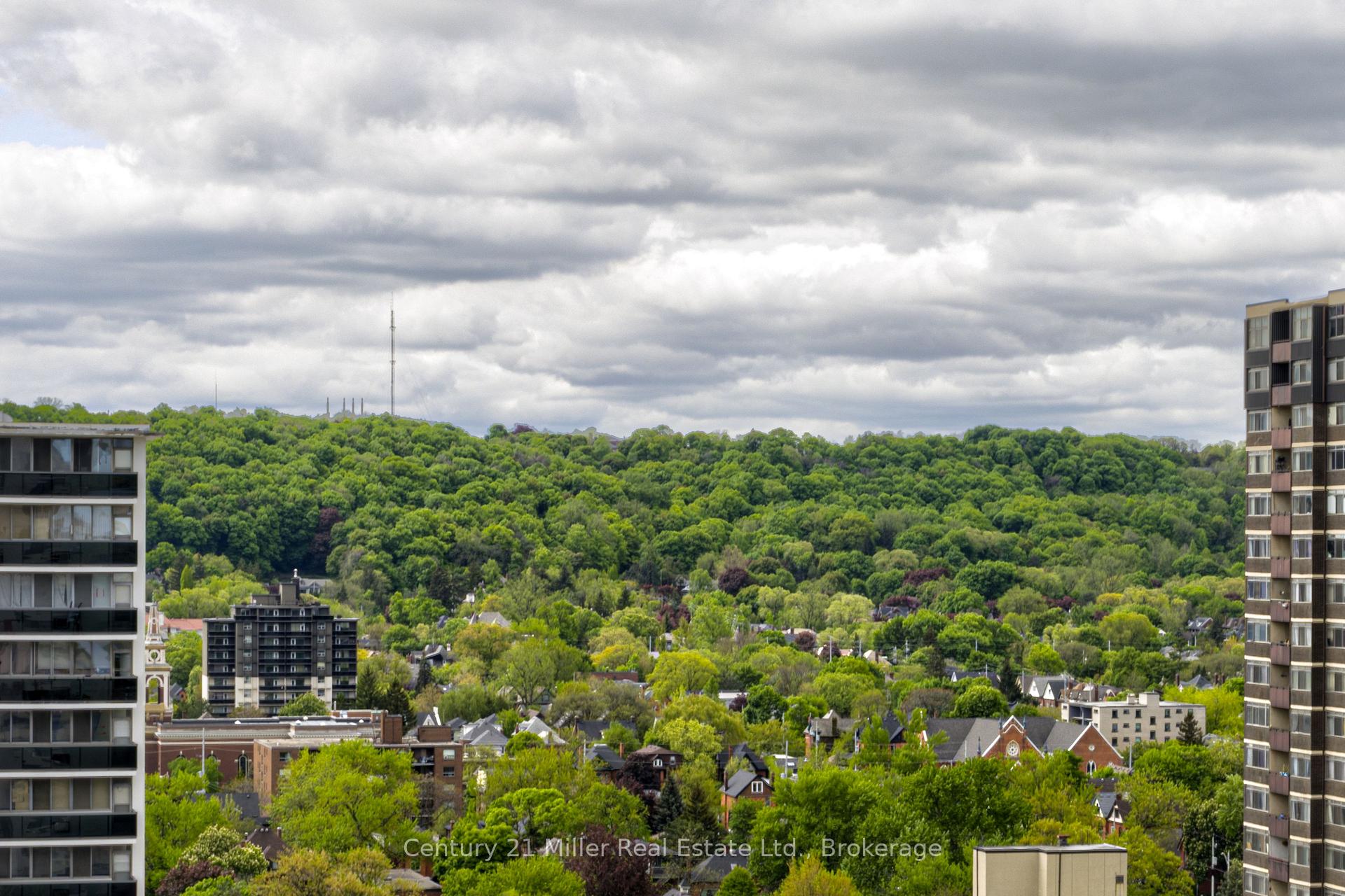 2 Bedrooms Condo at 67 Caroline, Hamilton For sale