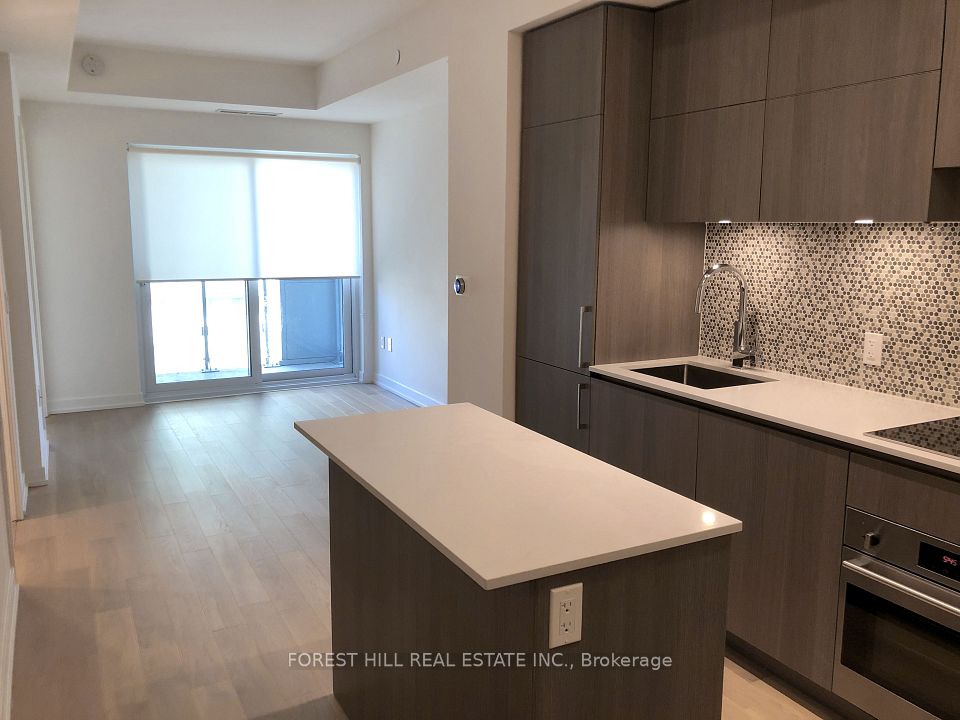 1 Yorkville Avenue