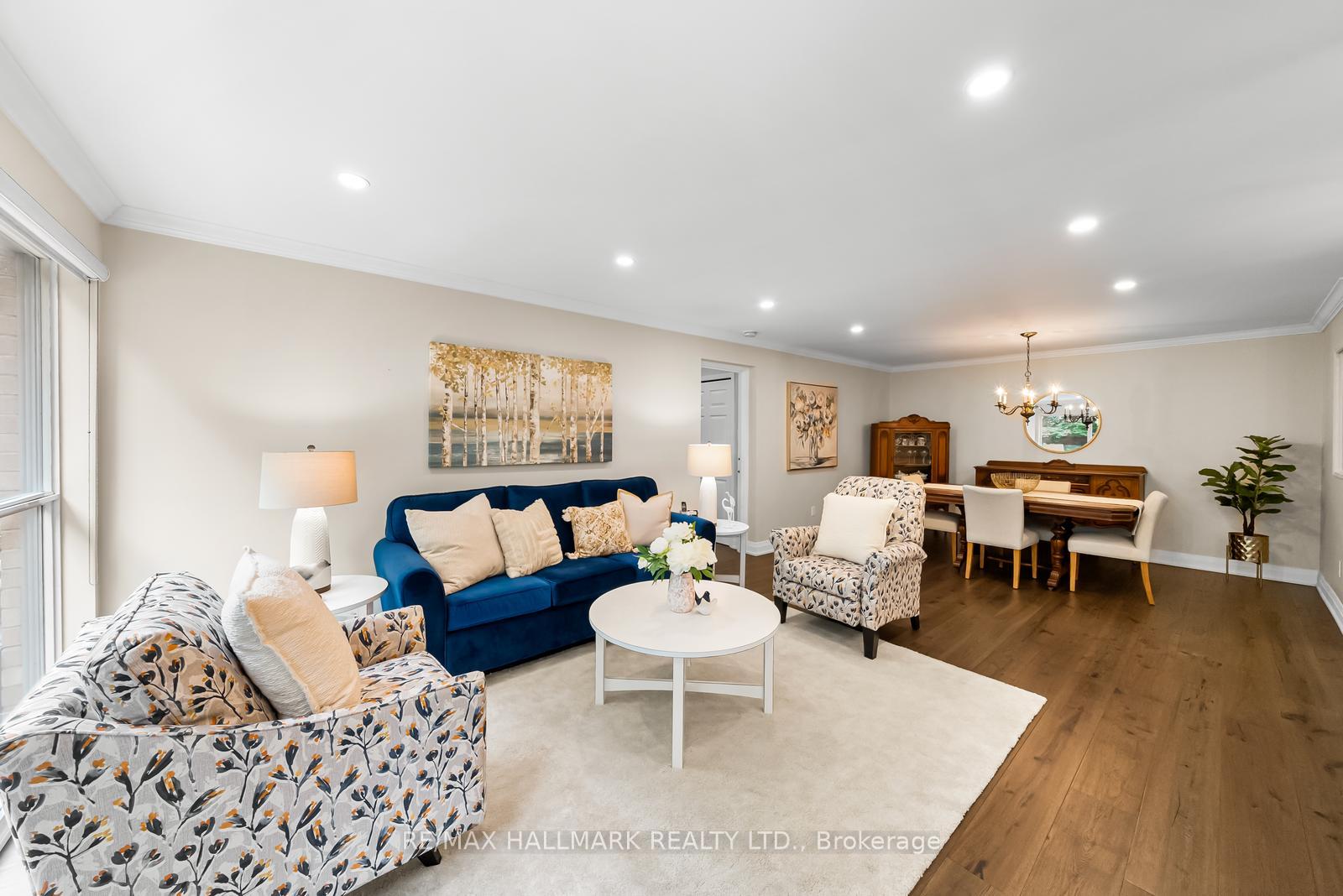 2 Bedrooms Condo at 2210 Lakeshore, Burlington For sale