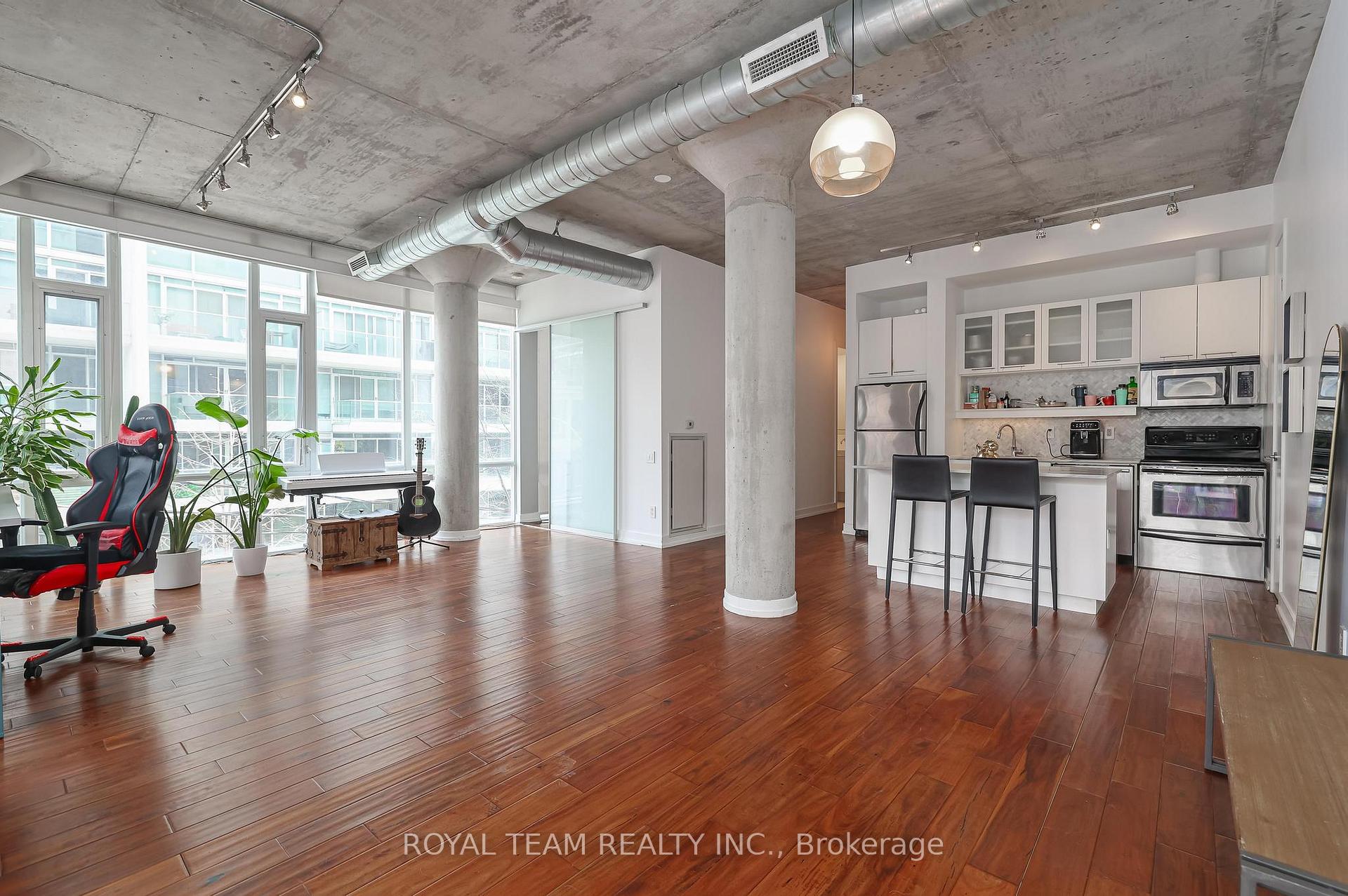 2 Bedrooms Condo at 66 Portland, Toronto For sale