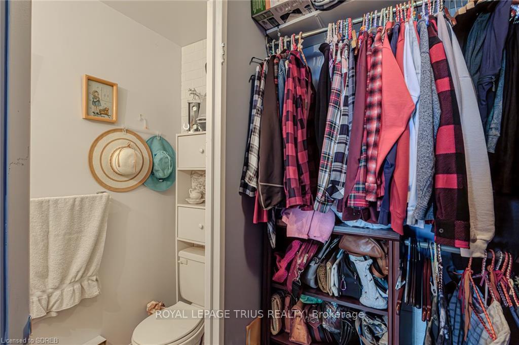 2 Bedrooms Condo at 6500 Montevideo,  Mississauga For sale