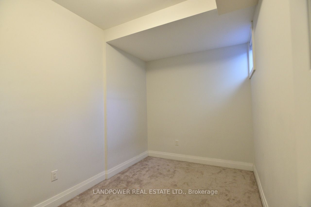 11 Eldora Avenue, #3