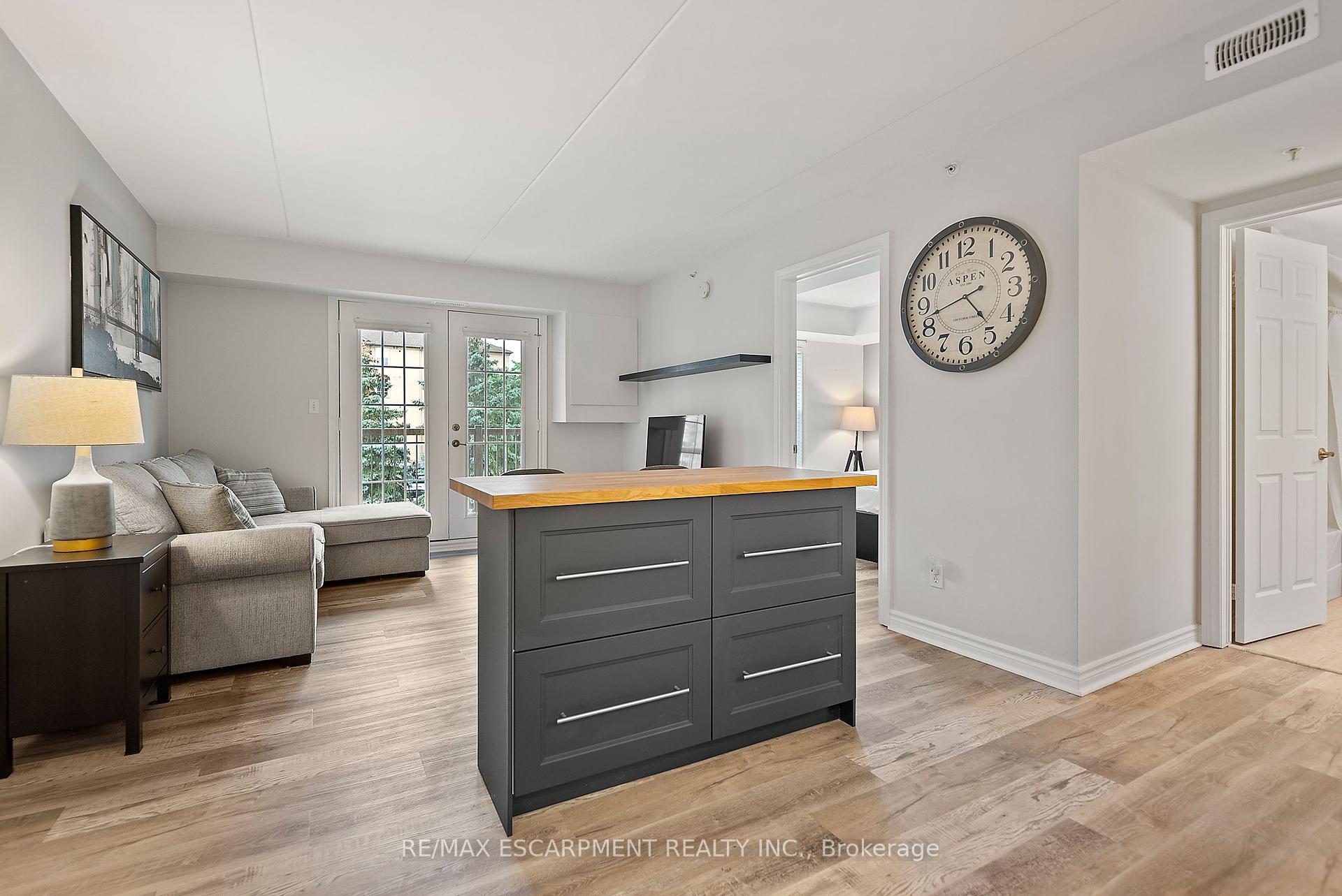 1 Bedroom Condo at 1810 Walker’s, Burlington For sale