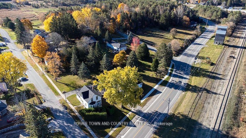 17 & 15 Amelia Street, Kawartha Lakes, ON L0A 1K0