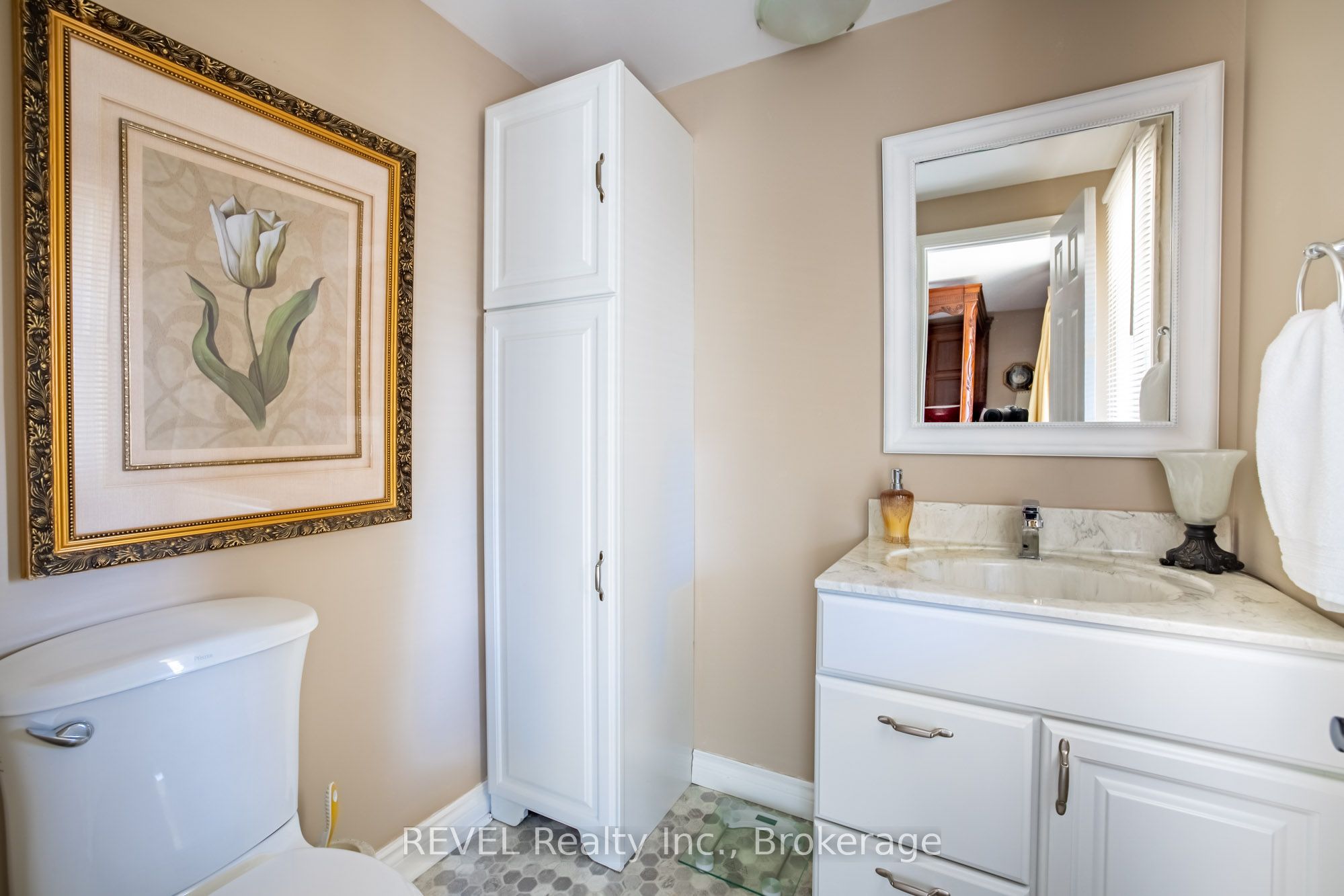 409 Vine Street, #12