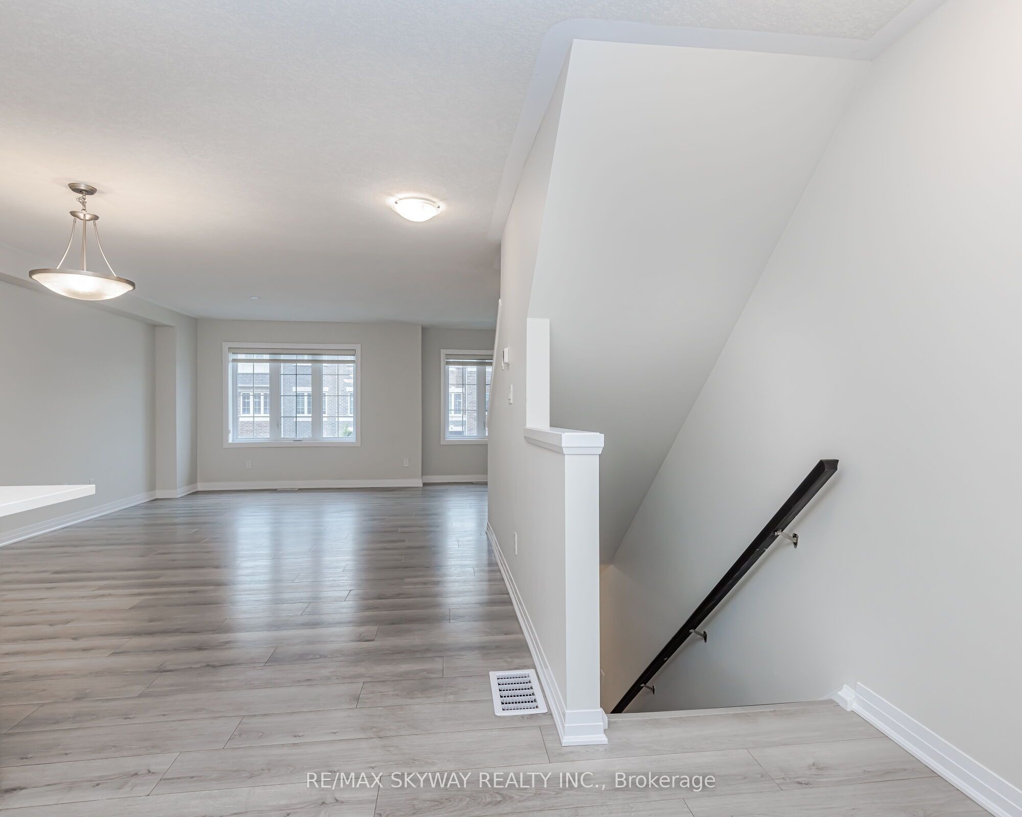 311 Woolwich Street, #5