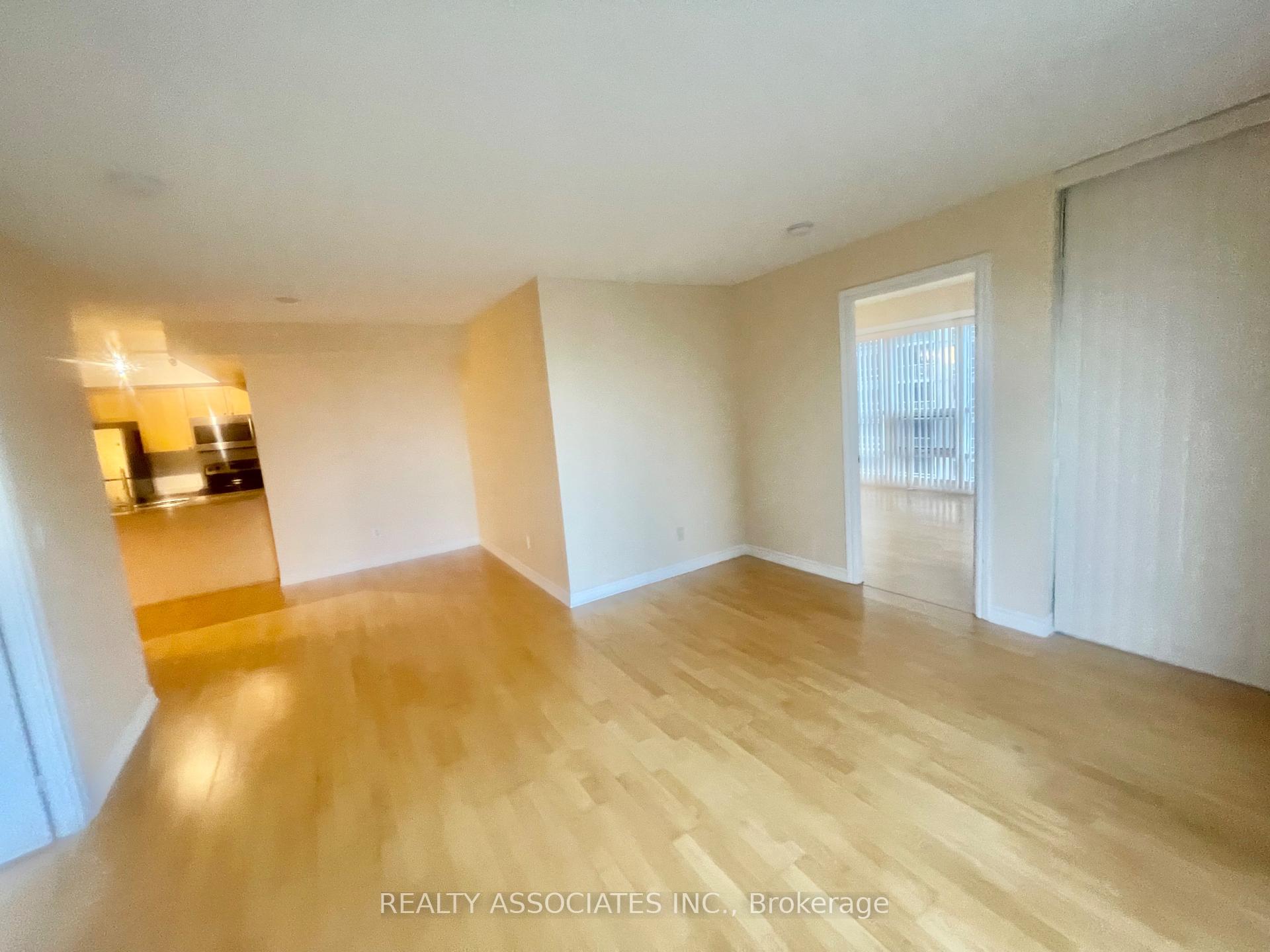 3 Bedrooms Condo at 761 Bay, Toronto For sale
