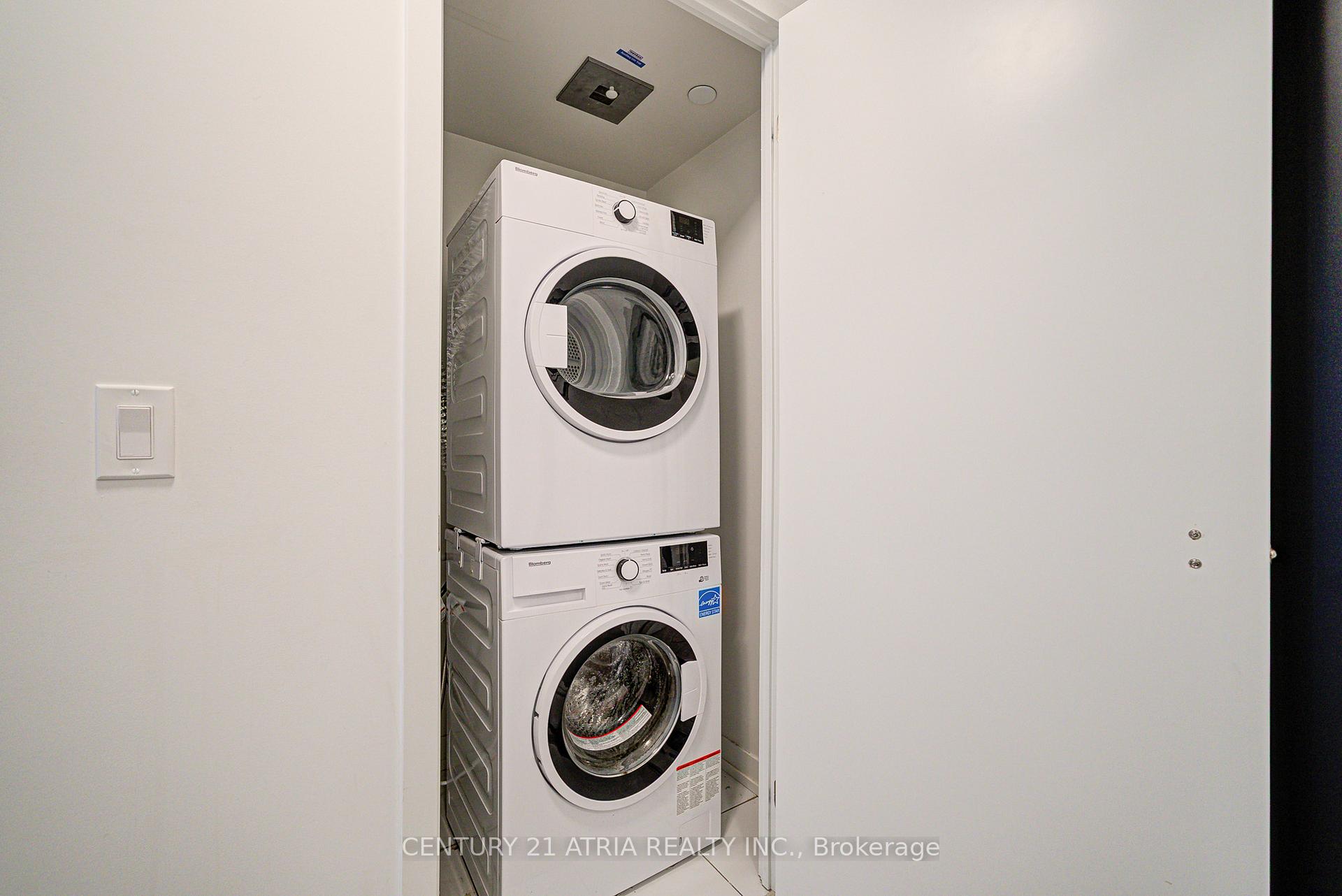 2 Bedrooms Condo at 60 Shuter, Toronto For sale