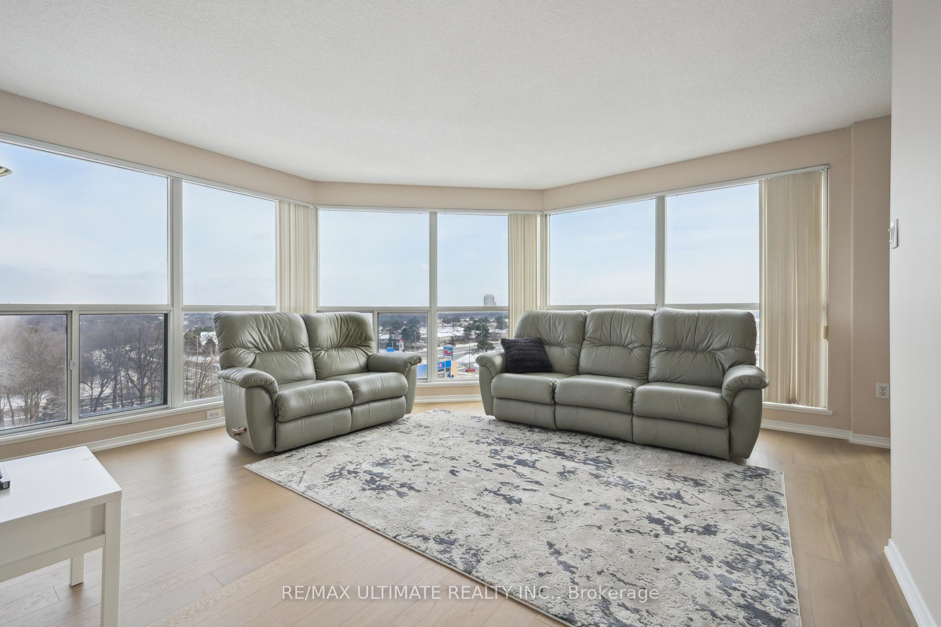 2 Bedrooms Condo at 2177 Burnhamthorpe, Mississauga For sale