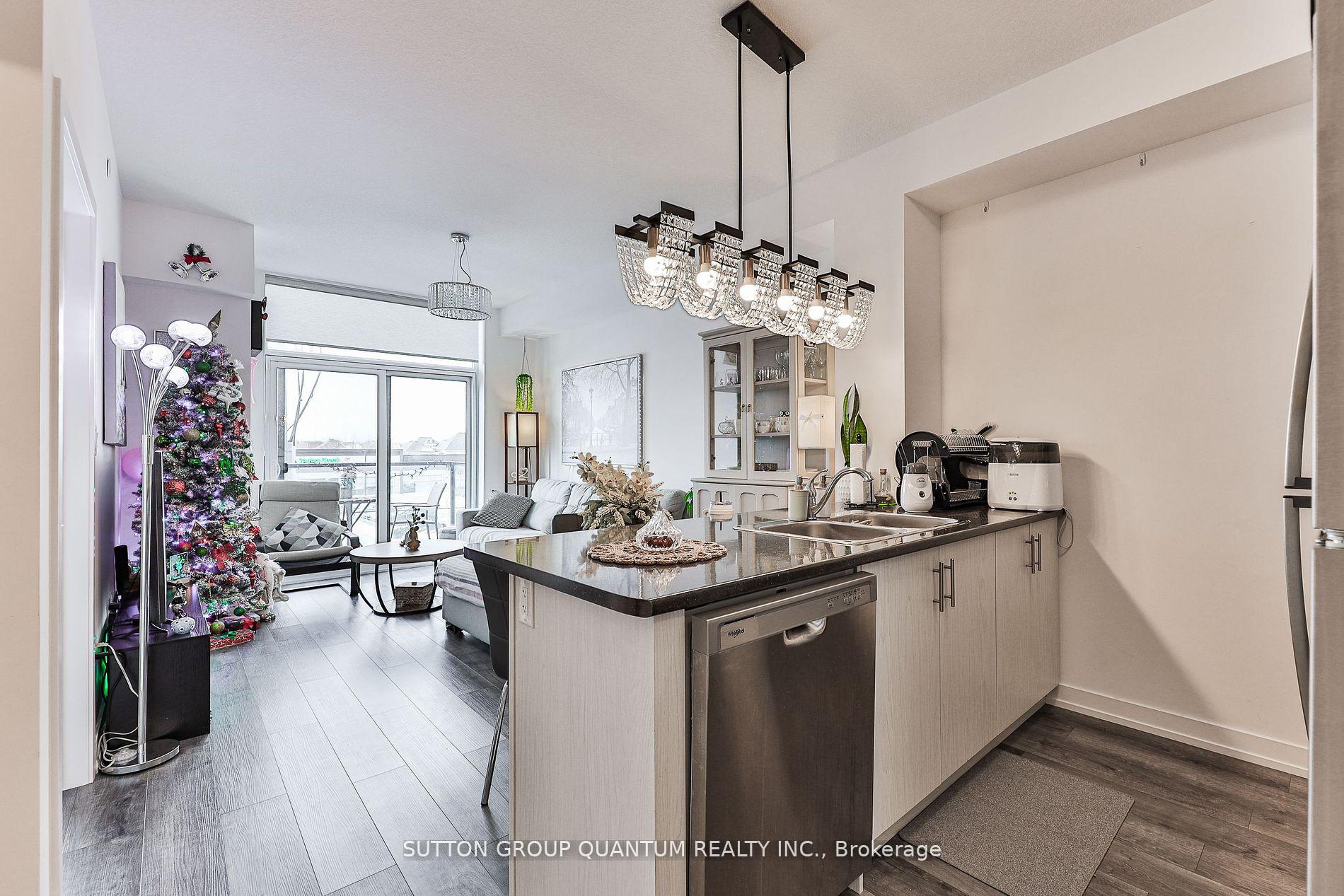 2 Bedrooms Condo at 470 Dundas, Hamilton For sale