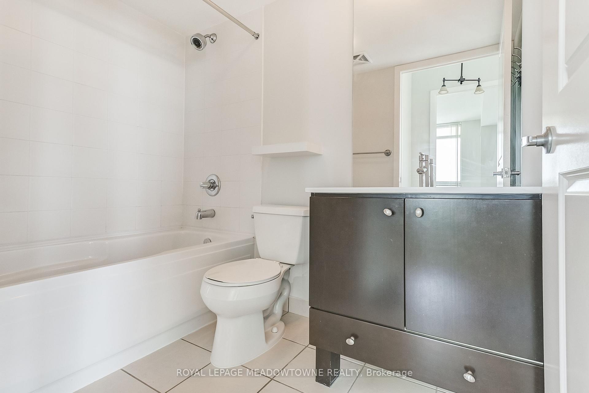 2 Bedrooms Condo at 225 Sherway Gardens, Toronto For sale