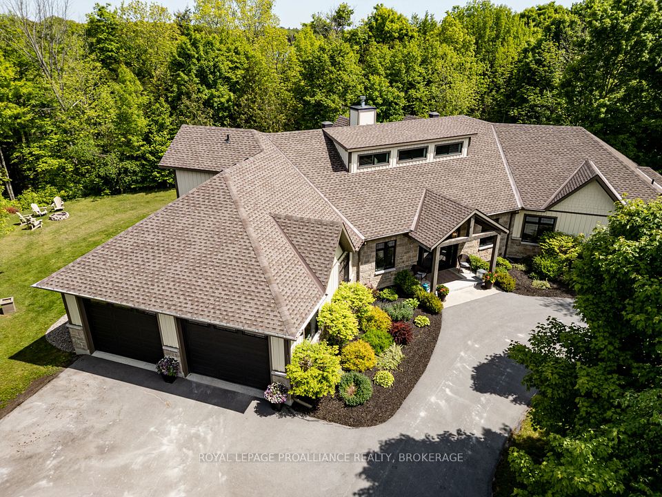 1096 Applewood