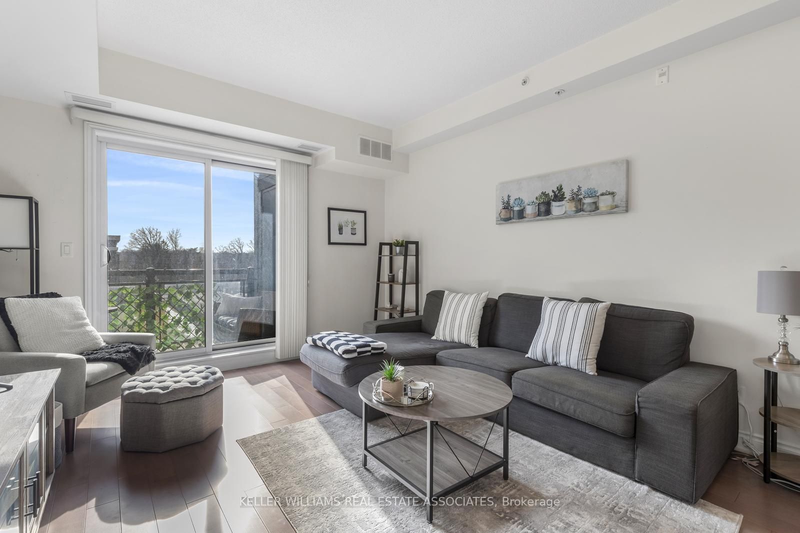 3170 Erin Mills Parkway, #420